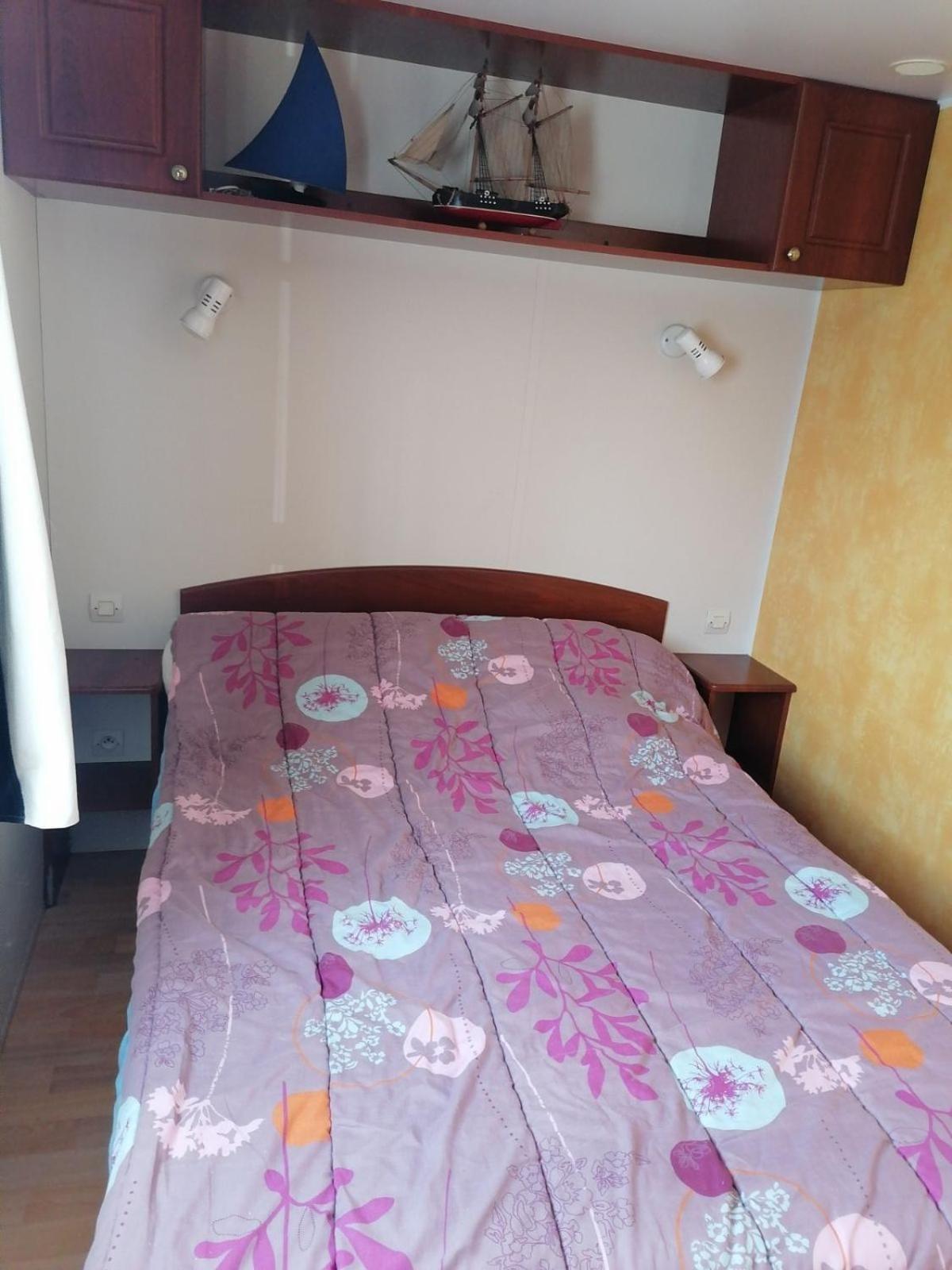 Mobil-Home Dans Camping Municipal Kermaria-Sulard Ngoại thất bức ảnh